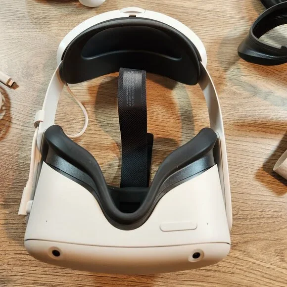 Meta Quest 2 VR Headset – Elite Strap w/ Battery + Carrying Case – Barely Used - Picture 6 of 10